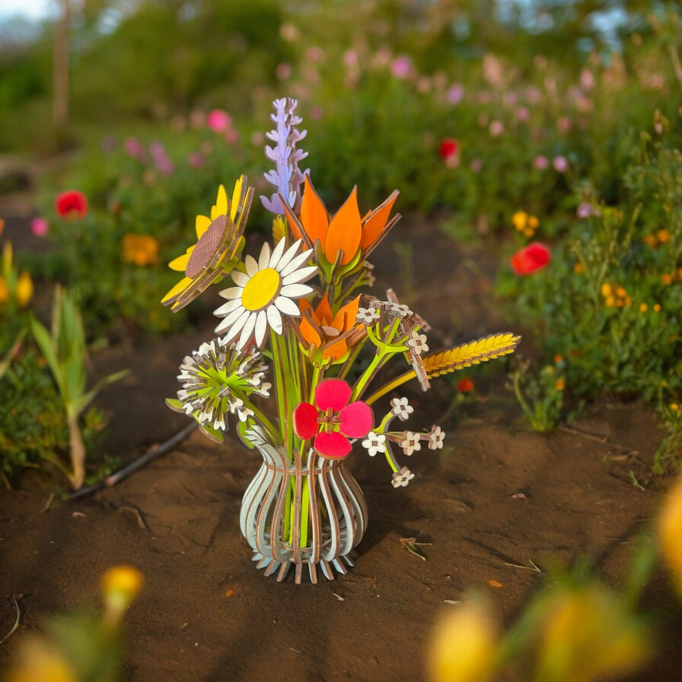 Frühlings- und Sommerstrauß Botanik Art: Nachhaltige Blumenkreation